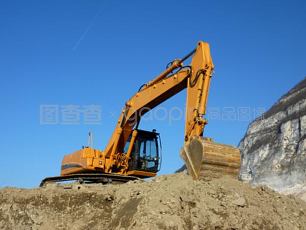橙色機(jī)械挖土機(jī) 建筑工程中的核心力量